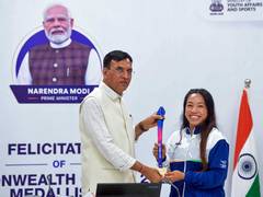 
      
      Mansukh Mandaviya felicitates CWG 2026 weightlifting medallists
      
      
