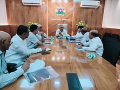 
      
      Ramalinga Reddy directs officials to challenge Tamil Nadu plea
      
      