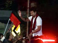 
      
      Udhayanidhi Stalin leaves Thanjavur PS after detention
      
      
