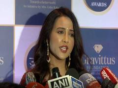 
      
      Devendra Fadnavis' wife demands apology from Congress
      
      