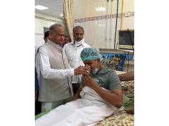 Gehlot visits hunger-striking student leader, slams BJP