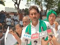
      
      YS Jagan slams Andhra govt over tobacco farmers' plight
      
      