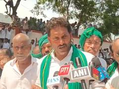
      
      Jagan Mohan slams coalition govt over 'falling' tobacco prices
      
      