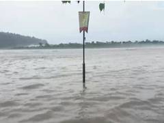 
      
      River Ganga flows above dangerous levels in Rishikesh
      
      