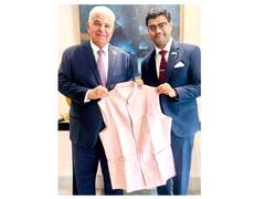 
      
      Indian Ambassador Sumit Seth bids farewell to Panama President
      
      