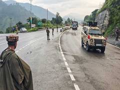 
      
      29th batch of Shri Amarnath Yatra convoy passes Chanderkote
      
      