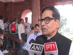 
      
      Ram Gopal Yadav says BJP seeks Mohan Bhagwat's help whenever it i
      
      