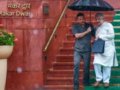 
      
      Om Birla directs officials to explore porch at Makar Dwar
      
      