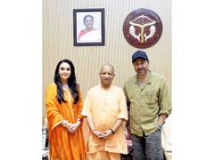 
      
      Sunny Deol, Preity Zinta meet UP CM Yogi Adityanath
      
      