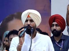 Congress unveils free sand scheme for Punjab