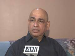 
      
      India can diversify exports away from US if 100% tariffs imposed,
      
      