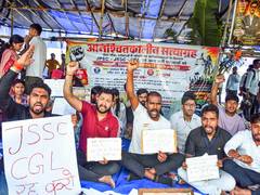 
      
      After talks with Jharkhand Govt, students press for CBI probe
      
      