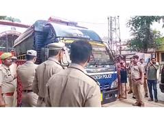 
      
      FIR against 28 drivers in Atiq Ahmed's son Umar's convoy for alle
      
      