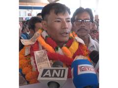 
      
      Imphal: CWG heroes Rishikanta, Bindyarani receive grand welcome
      
      