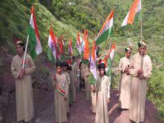 
      
      J-K: Madarsa Nizamia students stage 'Har Ghar Tiranga' rally
      
      