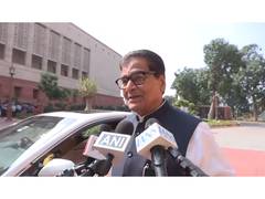 
      
      Ram Gopal Yadav slams Amit Shah's 'written questions' proposal
      
      