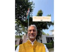 
      
      Tiranga in every heart: EAM Jaishankar shares selfie with tricolo
      
      