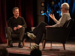 
      
      Matt Damon, Julia Roberts to arrive at David Letterman's show
      
      