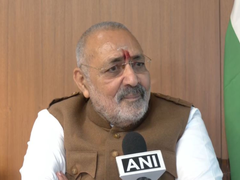
      
      Giriraj Singh attacks Rahul Gandhi over foreign policy
      
      