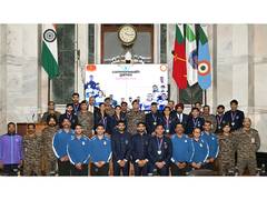 
      
      Rajnath Singh interacts with Indian Army sportspersons of CWG
      
      
