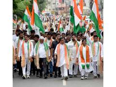 
      
      Gujarat: Anand comes alive in tricolour with wave of patriotism
      
      