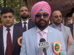 
      
      J-K: Poonch District Court marks Independence Day with flag hoist
      
      