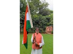 
      
      Amitabh Bachchan celebrates 80th Independence Day
      
      