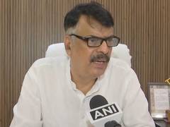 
      
      Congress leader Rajesh Thakur backs Hemant Soren
      
      