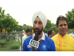 
      
      Sardar Singh pays tribute to Vajpayee on his death anniversary
      
      