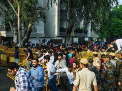 
      
      J'khand students intensify stir, announce Aug 20 gherao of CM hou
      
      