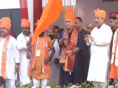 
      
      LG Manoj Sinha flags off 1st batch of Baba Budha Amarnath Yatra
      
      