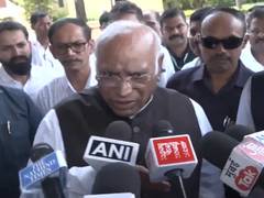 
      
      Kharge defends conduct, says he sang Vande Mataram as Gandhi
      
      