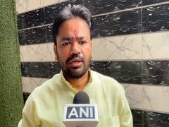 
      
      Court admits Hindu Sena chief’s petition against Sonia Gandhi 
      
      