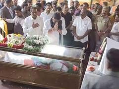 
      
      DK Shivakumar pays tribute to late BJP leader B.C. Nagesh
      
      
