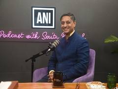 
      
      India should not rush into US trade deal, must protect national i
      
      