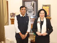 
      
      Sports Minister Mandaviya meets BWF President 
      
      