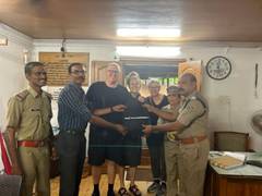 
      
      Lost bags recovered, American tourists salute police
      
      
