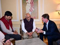 
      
      Gujarat CM Patel meets Walmart Executive VP in Washington
      
      