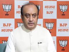 
      
      BJP hits back at Cong amid row over Nitin Nabin's meal in Andhra
      
      