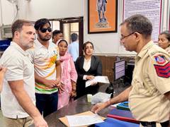 
      
      Congress cadres reach Delhi police station as Rahul stage protest
      
      