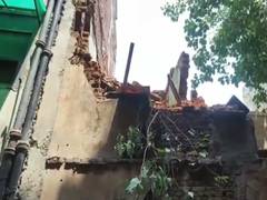 
      
      Several injured as wall of old building collapses in Karol Bagh
      
      