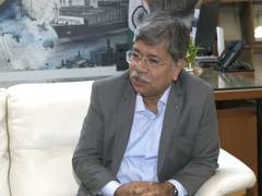
      
      Kandla has taken aggressive approach to scaling up green energy,
      
      