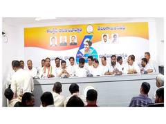 
      
      Over 20 Congress MLAs rally behind Revanth Reddy
      
      