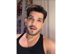 
      
      Arjun Bijlani gives health update after car accident
      
      