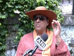 
      
      Mukesh Khanna starts ‘Shaniwar Bhoj’ to feed underprivileged
      
      