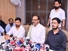 
      
      Brajesh Pathak meets student delegation protesting on caste-based
      
      