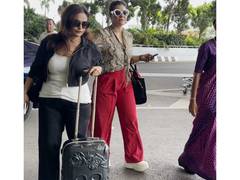 
      
      Kajol turns heads in streetwear style at airport
      
      