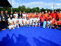
      
      Bachchan, Dravid, Waugh attend Hockey IND vs NED World Cup clash
      
      