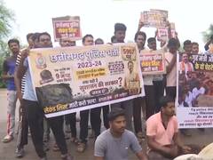 
      
      Chhattisgarh Police recruitment aspirants protest over filling
      
      