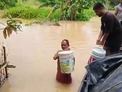 
      
      The flood situation in Odisha’s Kendrapara district remains grim
      
      